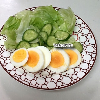 レタスときゅうり☘️ゆで卵サラダ
